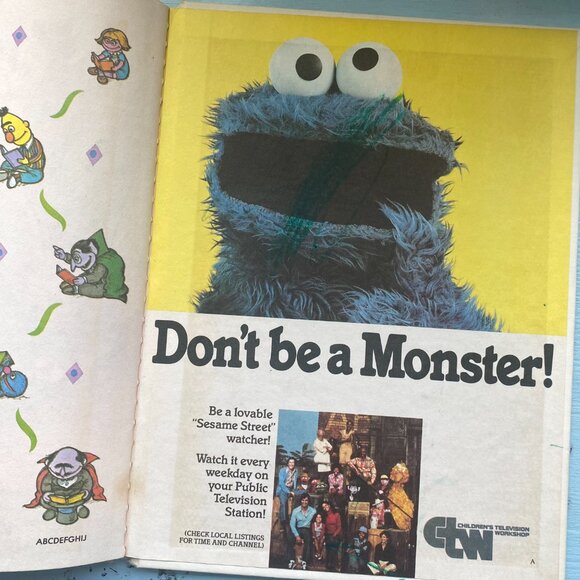 Vintage The Sesame Street Book Spring Cleaning - Picture 8 of 9